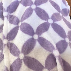 A baby’s blanket I Barley used it, enjoy